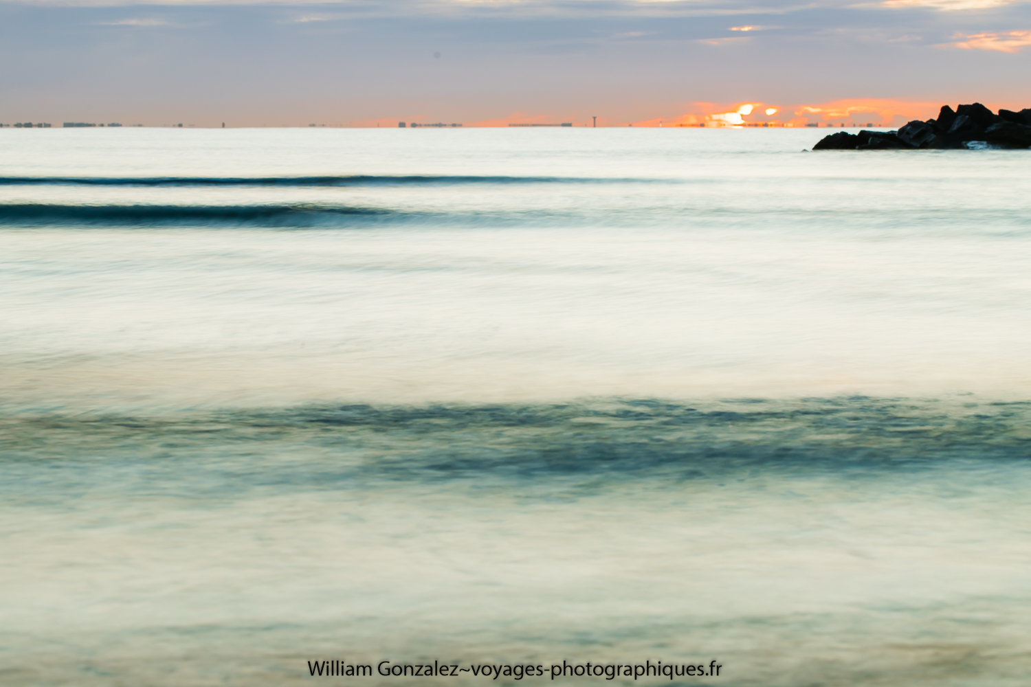 Temps d’exposition long en bord de mer. France